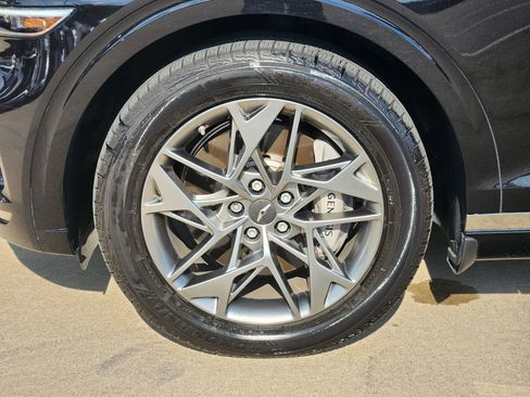 Used 2023 Genesis GV70 2.5T w/ Select Package AWD/4WD image 10