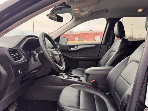 Used 2025 Ford Escape Platinum image 7