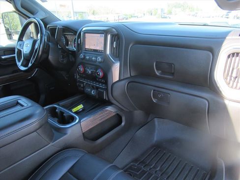 Used 2022 Chevrolet Silverado 2500 High Country w/ Technology Package image 12