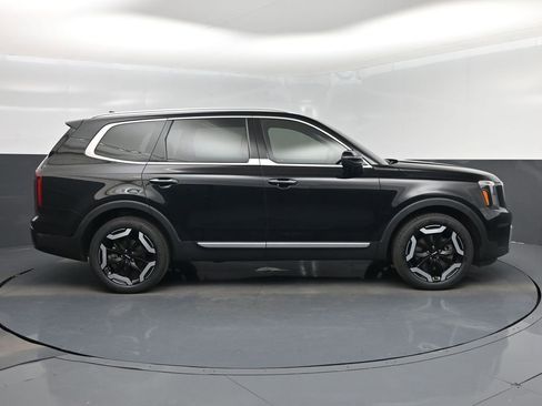 Certified 2024 Kia Telluride S w/ S Sunroof Package FWD image 2