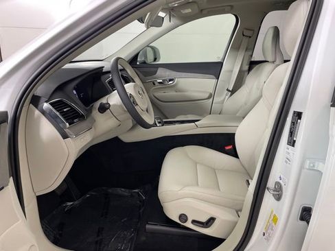 Used 2025 Volvo XC90 T8 Plus w/ Protection Package Premier AWD/4WD image 18
