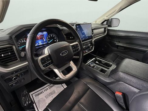 Used 2024 Ford Expedition XLT image 18