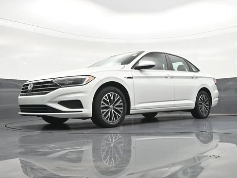Used 2019 Volkswagen Jetta SEL w/ Cold Weather Package FWD image 23