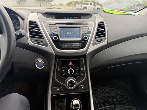 Used 2016 Hyundai Elantra Value Edition image 17