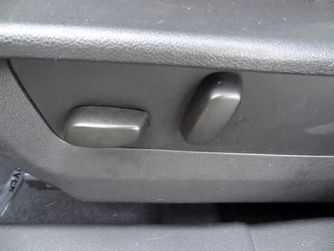 Used 2023 Buick Envision Essence w/ Sport Touring Package FWD image 7