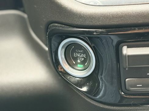 Used 2023 Chevrolet Silverado 1500 LTZ image 15