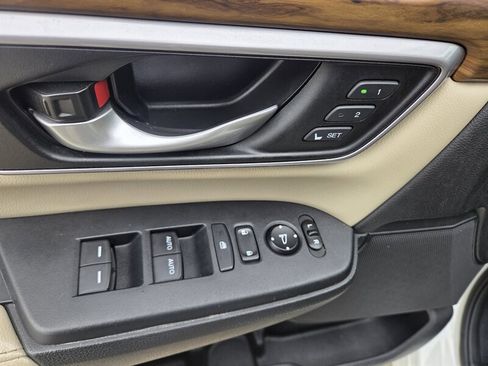 Used 2017 Honda CR-V Touring image 13