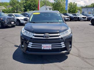 Used 2019 Toyota Highlander XLE AWD/4WD video 2
