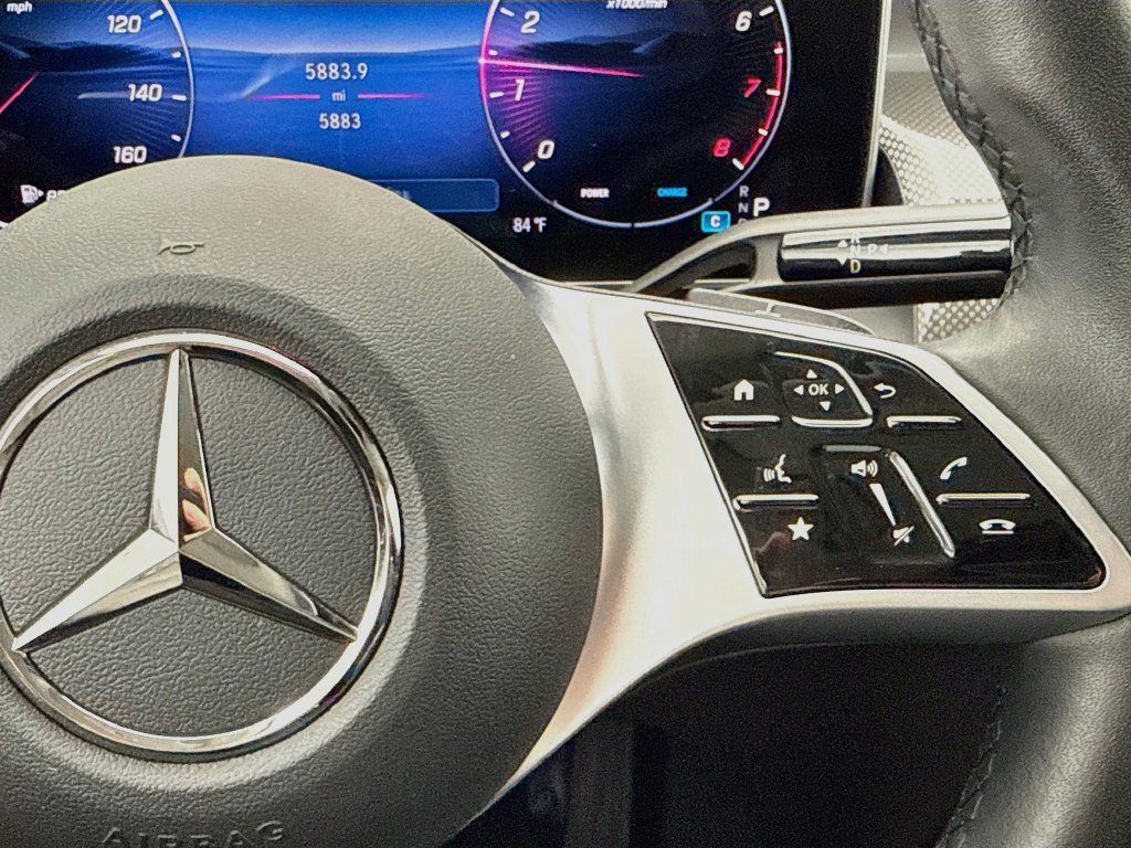 Used 2026 Mercedes-Benz GLC 300 image 12