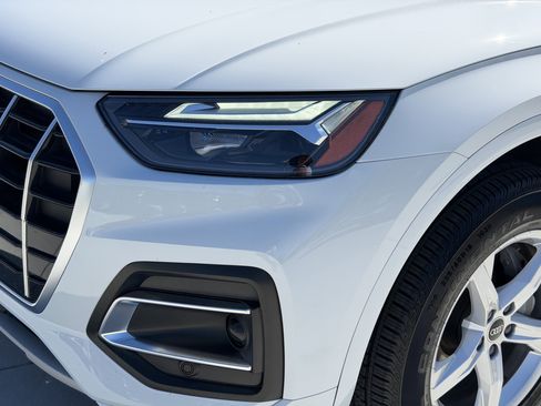 Used 2023 Audi Q5 2.0T Premium w/ Convenience Package image 8