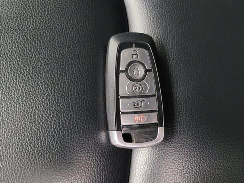 Used 2024 Ford Edge Titanium image 32