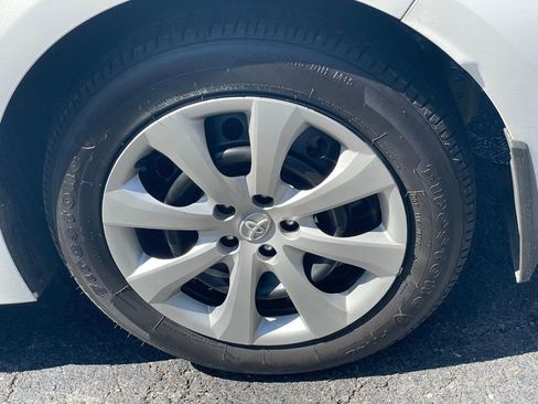 Used 2025 Toyota Corolla LE image 23