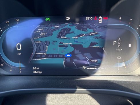 Certified 2025 Volvo XC40 B5 Plus image 22