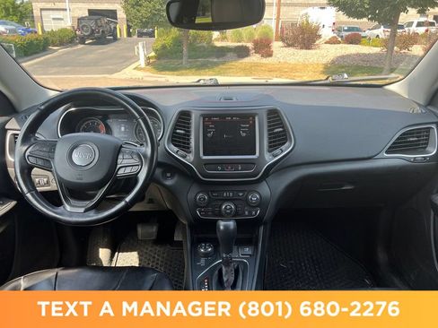 Used 2021 Jeep Cherokee Trailhawk w/ Comfort/Convenience Group AWD/4WD image 15
