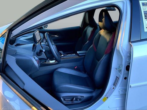 Certified 2026 Toyota Prius Plug-In Hybrid FWD image 9