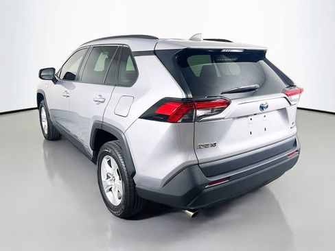 Used 2020 Toyota RAV4 LE image 5