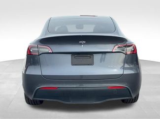 Used 2022 Tesla Model Y Long Range video 4
