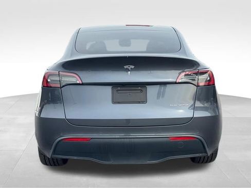 Used 2022 Tesla Model Y Long Range image 4