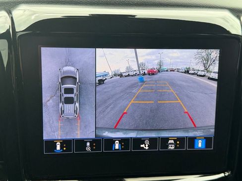 Used 2023 Chevrolet Traverse LT w/ LT Premium Package AWD/4WD image 19