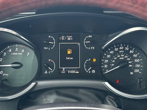 Used 2018 Toyota Sequoia Platinum image 25