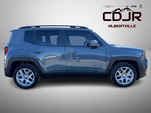 Used 2018 Jeep Renegade Latitude w/ Popular Equipment Group image 6