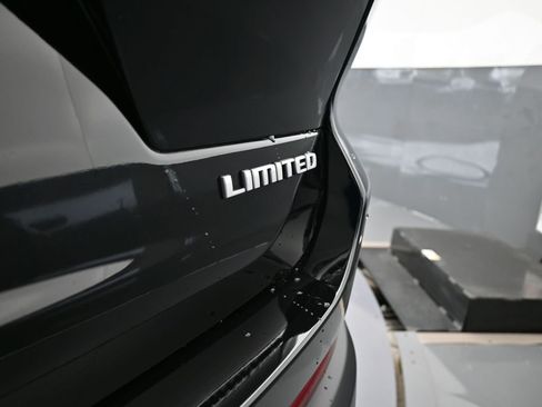 Used 2025 Jeep Grand Cherokee L Limited image 33