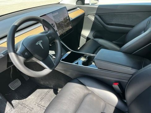 Used 2021 Tesla Model Y Long Range AWD/4WD image 13