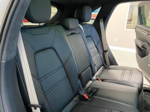 Used 2020 Porsche Cayenne S AWD/4WD image 36