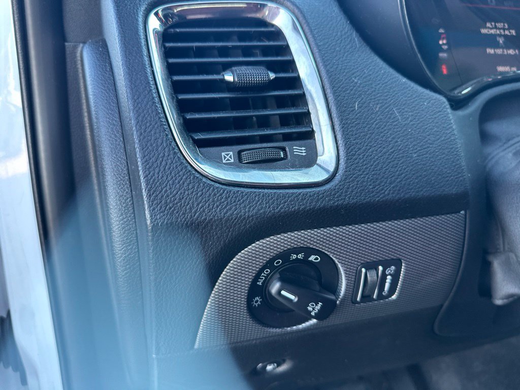 Used 2018 Dodge Durango R/T w/ Technology Group AWD/4WD image 11