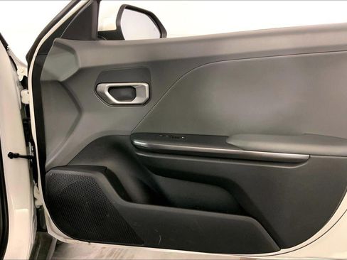 Used 2025 Kia K4 LXS image 25