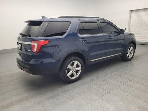 Used 2016 Ford Explorer XLT w/ Equipment Group 202A image 10