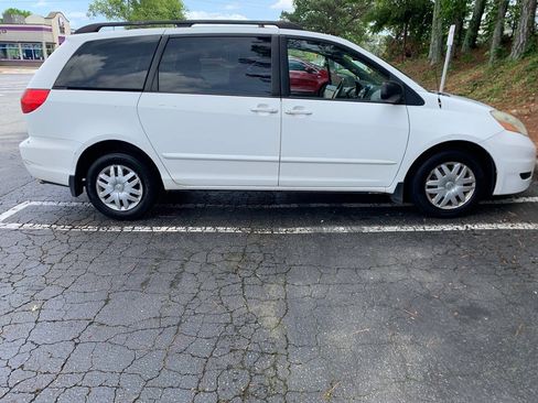 Used 2008 Toyota Sienna LE FWD image 3