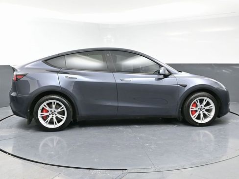 Used 2023 Tesla Model Y Long Range image 7
