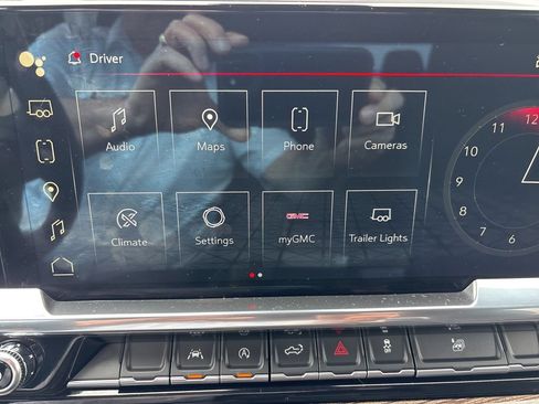 Used 2024 GMC Sierra 1500 Elevation AWD/4WD image 32
