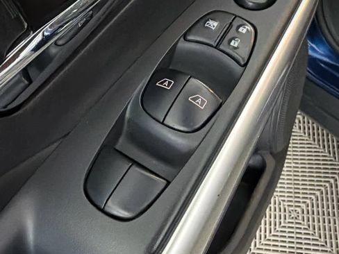 Used 2019 Nissan Kicks SR w/ SR Premium Package FWD image 22