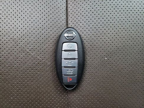 Used 2017 Nissan Murano Platinum w/ Platinum Technology Package image 32