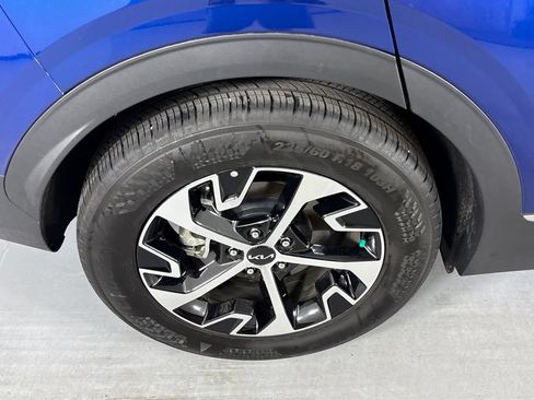 Used 2025 Kia Sportage EX FWD image 10