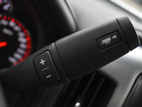 Used 2015 GMC Sierra 1500 SLE w/ SLE Value Package image 25