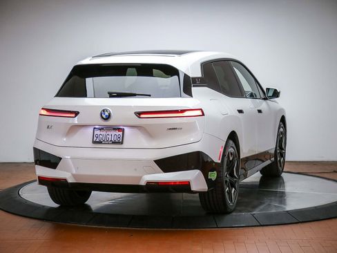 Certified 2024 BMW iX xDrive50 w/ Premium Package AWD/4WD image 5