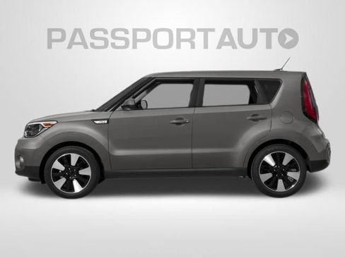 Used 2017 Kia Soul + FWD image 4