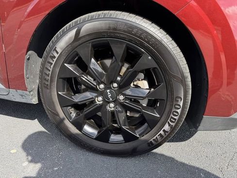 Certified 2024 Kia Carnival SX image 46