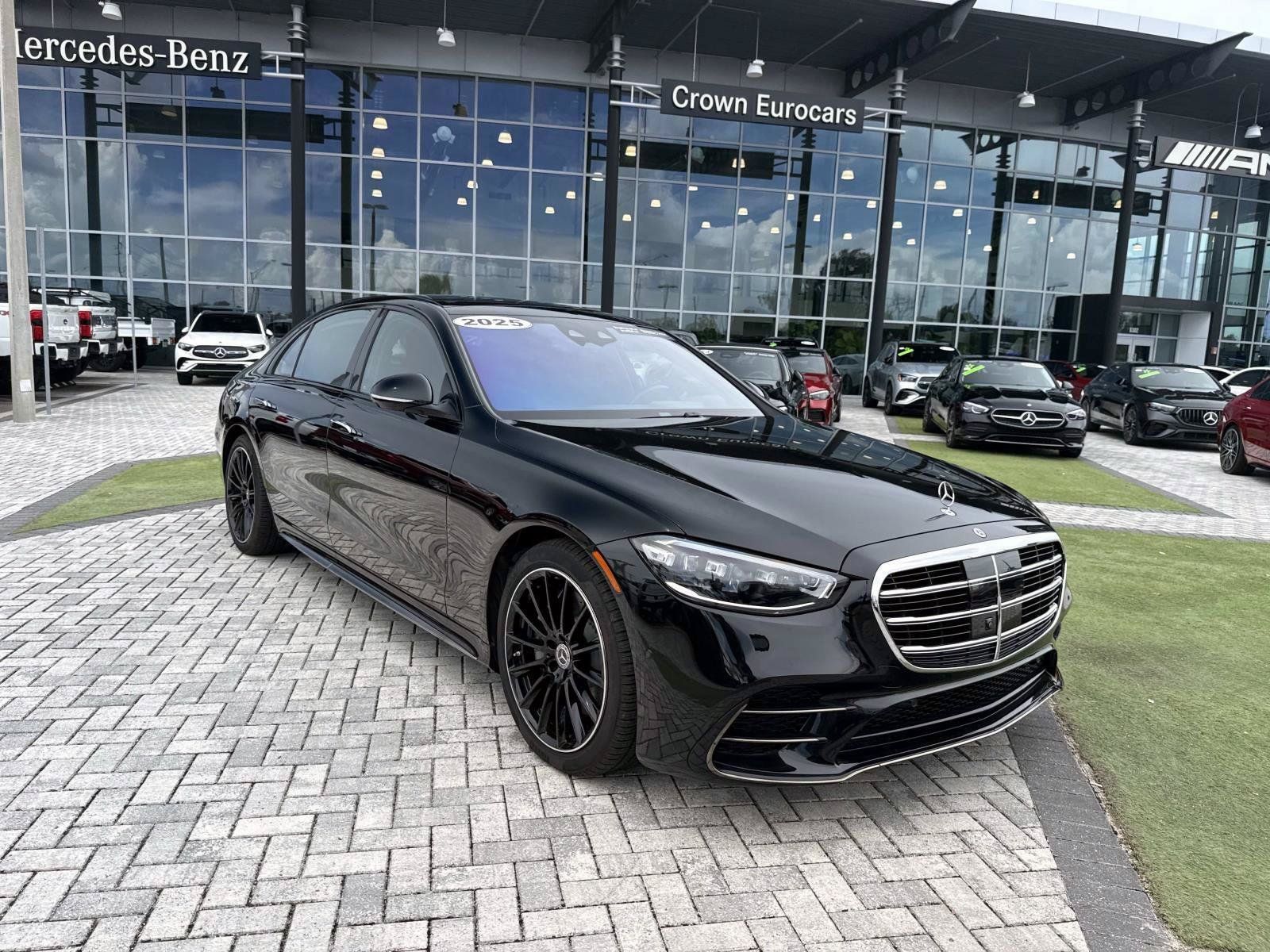 Certified 2025 Mercedes-Benz S 580e 4MATIC Sedan w/ AMG Line Package image 7