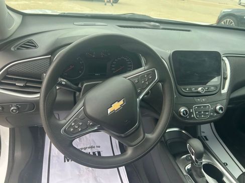 Used 2024 Chevrolet Malibu LT image 11