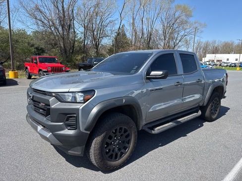 Used 2024 Chevrolet Colorado Trail Boss image 8