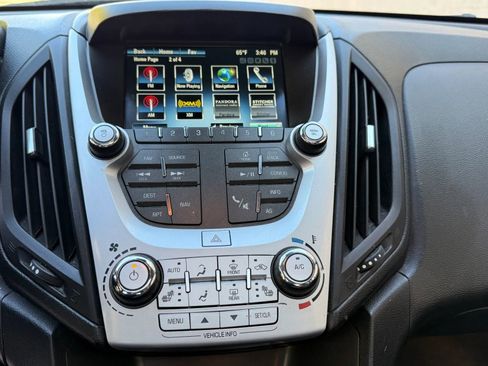 Used 2017 Chevrolet Equinox Premier w/ Enhanced Convenience Package image 23