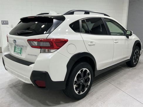 Used 2023 Subaru Crosstrek 2.0i Premium image 8