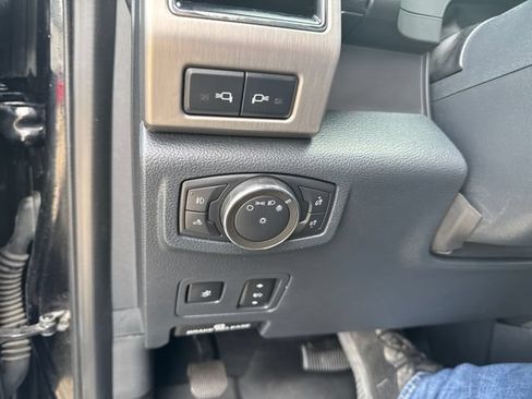 Used 2022 Ford F450 Platinum w/ FX4 Off-Road Package AWD/4WD image 17