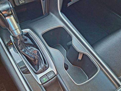 Used 2018 Honda Accord Sport image 18