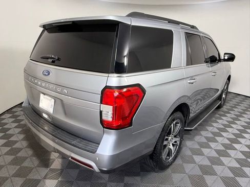 Used 2022 Ford Expedition XLT image 6