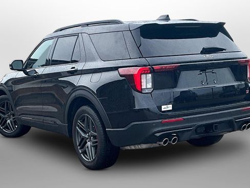 Used 2025 Ford Explorer ST image 10
